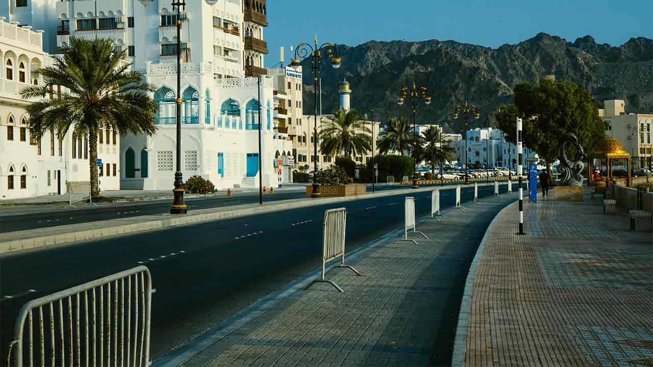 مهاجرت کاری به عمان: راهنمای کامل برای کار در عمان 2025
